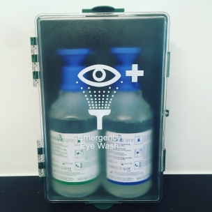 Station de lavage oculaire pour 2 rince oeils